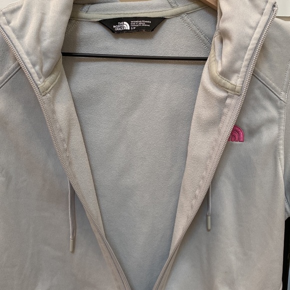 🌾 The North Face Women’s Pink Ribbon Tech Mezzaluna Hoodie SZ Small NF0A35E3 🌾 - Picture 3 of 11